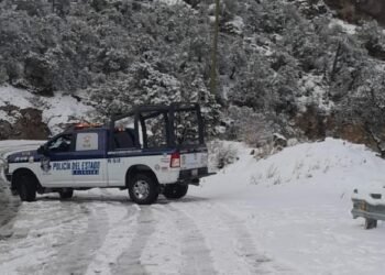 Alerta Protección Civil por congelamiento de tramos carreteros en la sierra tras nevadas