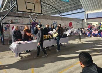 Dan banderazo inicial al Cachibol Matemático en la Zona 18 de Educación Física en Juárez