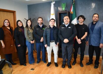 Estudiantes de la UTCJ regresan de Canadá tras estadía de 4 meses