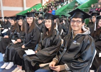 Reconocen a estudiantes de excelencia de la región de Nuevo Casas Grandes