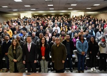 Capacitan a estructura educativa en cultura de paz y convivencia armónica en las escuelas