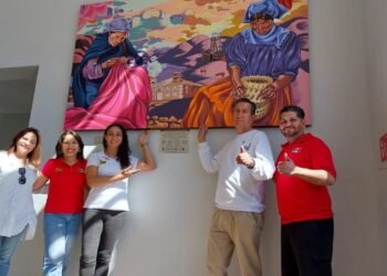 Estudiantes de la UACH donan murales al Teatro “Lota” al país de Chile