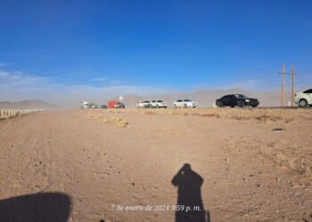 Cierran carreteras debido a tolvaneras y fuertes vientos al norte de Chihuahua