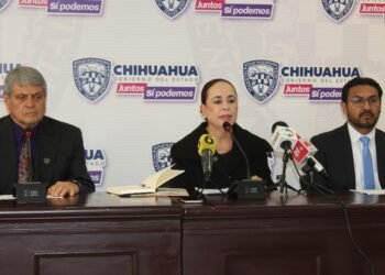 Invierte Gobierno del Estado en equipamiento escolar y entrega de becas en Ciudad Juárez