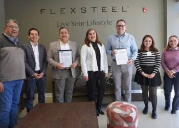 Estrecha UTCJ vínculos con la empresa Flexsteel