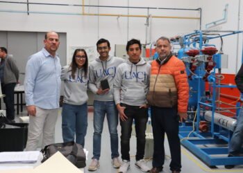 Obtienen estudiantes de la UTCH tercer lugar en competencia de automatización