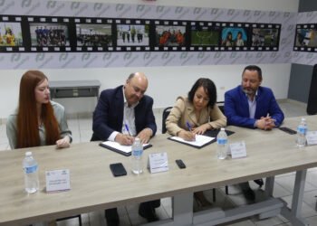 Firman CONALEP y UPNECH convenio de colaboración