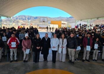 Reciben más de 100 estudiantes del CECyTECH San Guillermo constancias de capacitación