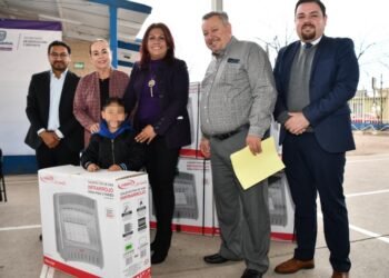 Equipa Estado escuelas de la región Chihuahua con calentones