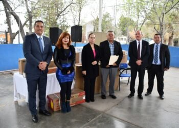 Entrega SEyD equipamiento por más de 4 millones de pesos a 19 preparatorias estatales
