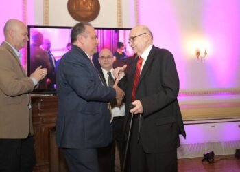 Rinde UACH emotivo homenaje al doctor José Antonio Leal Del Rosal