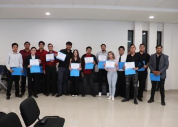Premian en la Universidad Tecnológica de Chihuahua a ganadores del concurso “Elevator Pitch”