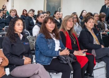 Imparten conferencia “Mujer Financiera” a trabajadoras de SEECH