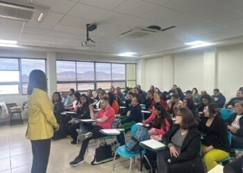 Capacitan en inteligencia emocional a personal de la  Universidad Politécnica de Chihuahua