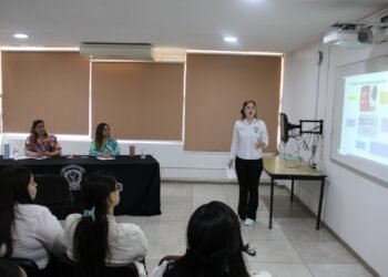 Participan estudiantes de la IByCENECH en Segundo Coloquio de Avances de Titulación