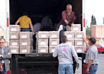 Entrega INE cuadernillos impresos con lista nominal de electores con fotografía