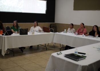 Capacitan a directivos escolares de primarias de Ciudad Juárez en “Liderazgo efectivo”