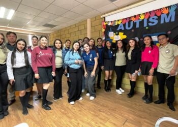 Realizan Secundaria Técnica 31 y ENSECH conversatorio sobre el autismo