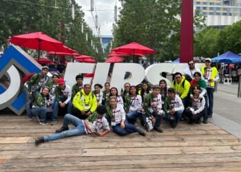 Visitan estudiantes del CECyTECH plantel Uruachi instalaciones de la NASA en Houston