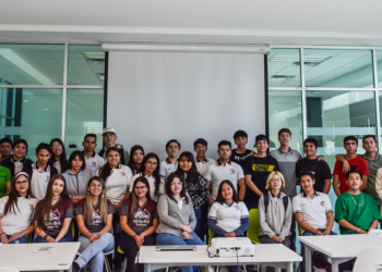 Imparte UPCh taller de emprendimiento a estudiantes del CETIS 86