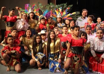 Muestran estudiantes de primaria su talento en Concurso Regional de Danza en Juárez