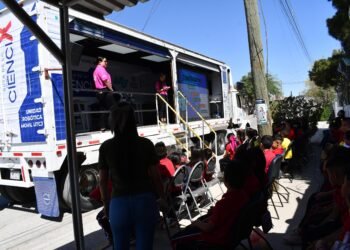 Llega “La Ruta de la Ciencia” de la UTCJ a la Primaria Plan de Ayala de Ciudad Juárez
