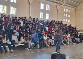 Imparten a estudiantes del CONALEP Cuauhtémoc  la conferencia “Nacimos para soñar”