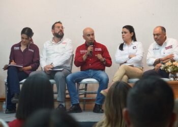 Va candidato Miguel La Torre por obra pública transparente para constructores locales