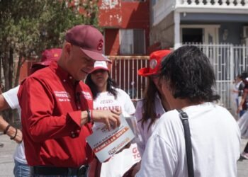 Solicitan ciudadanos a candidato Miguel La Torre mejor acceso a colonia La Minita