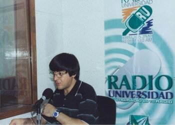 Celebra Radio Universidad los 25 años al aire del programa «La Leyenda de los Beatles»