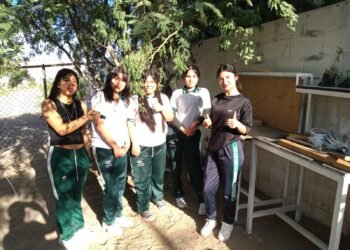 Realizan estudiantes del Conalep en Juárez colecta “Perrito-PET 2024” para apoyar a albergues