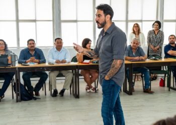 Imparten taller sobre educación integral en  sexualidad a docentes de secundarias