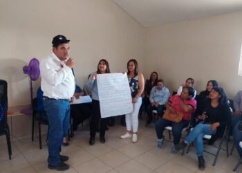 Capacitan a docentes de Educación Indígena en atención  a adolescentes embarazadas
