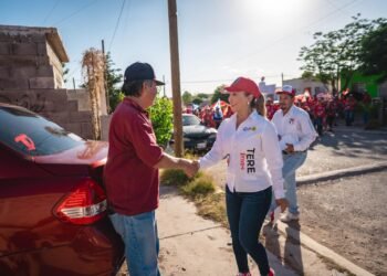 Va candidata Teresa Erives por proyecto de iluminación de la carretera a Santa Eulalia