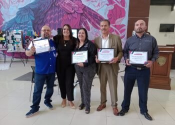 Clausuran ciclo escolar en planteles del programa CAEHE en Juárez