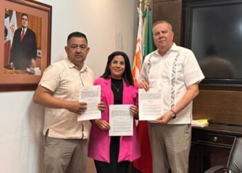 Firman Escuela de Trabajo Social y Sección 42 del SNTE convenio de colaboración