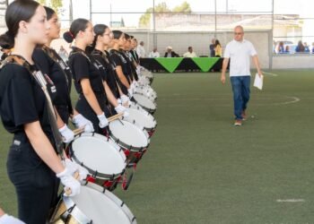 Realizan muestra de bandas de guerra y escoltas de bandera de secundarias federales