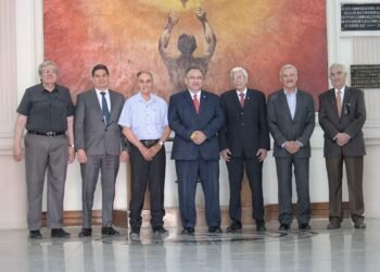 Ex-rectores de la UACH se reúnen con el maestro Luis Rivera Campos