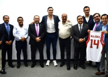 Comparte Eduardo Nájera su experiencia de vida  con la comunidad universitaria de la UTCJ