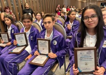 Participan 74 estudiantes en Olimpiada del Conocimiento Infantil 2024