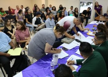 Atenderán a la sociedad 120 egresados de Enfermería de la UACH a través del servicio social