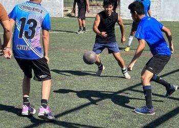 Recomienda la UACH mantenerte hidratado mientras haces ejercicio en esta época de calor