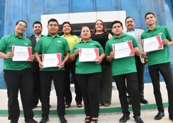 Obtienen estudiantes de la UTCJ pase a  competencia regional de contabilidad