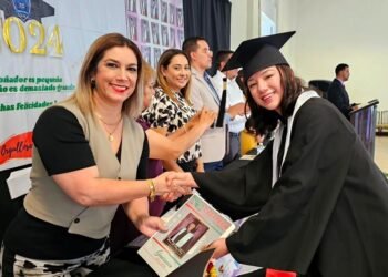 Concluyen sus estudios 4 mil 500 estudiantes del CECyTECH en todo el estado