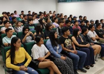 Se gradúa generación de estudiantes del Diplomado de Inglés de la UT Parral