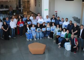 Entregan reconocimientos a grupo de voluntarios del Programa Talent 180