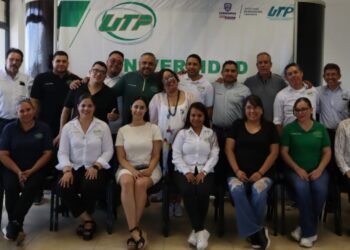 Capacita SEyD a personal de la UT Parral  en Liderazgo en el Servicio Público