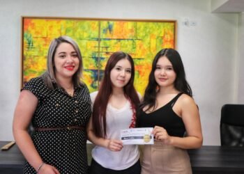 Premia SIDE proyectos innovadores empresariales de estudiantes del COBACH