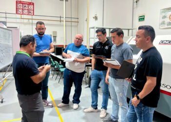 Capacita Cecytech a sus docentes en tecnologías de automatización, con apoyo de la UTCH