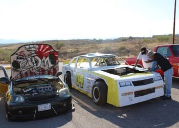 Participan 90 autos en CarFest 2024 de la  Universidad Politécnica de Chihuahua
